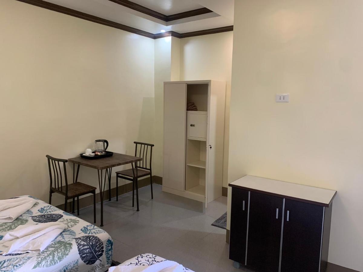 Zl Travelers Inn Batuan Dış mekan fotoğraf
