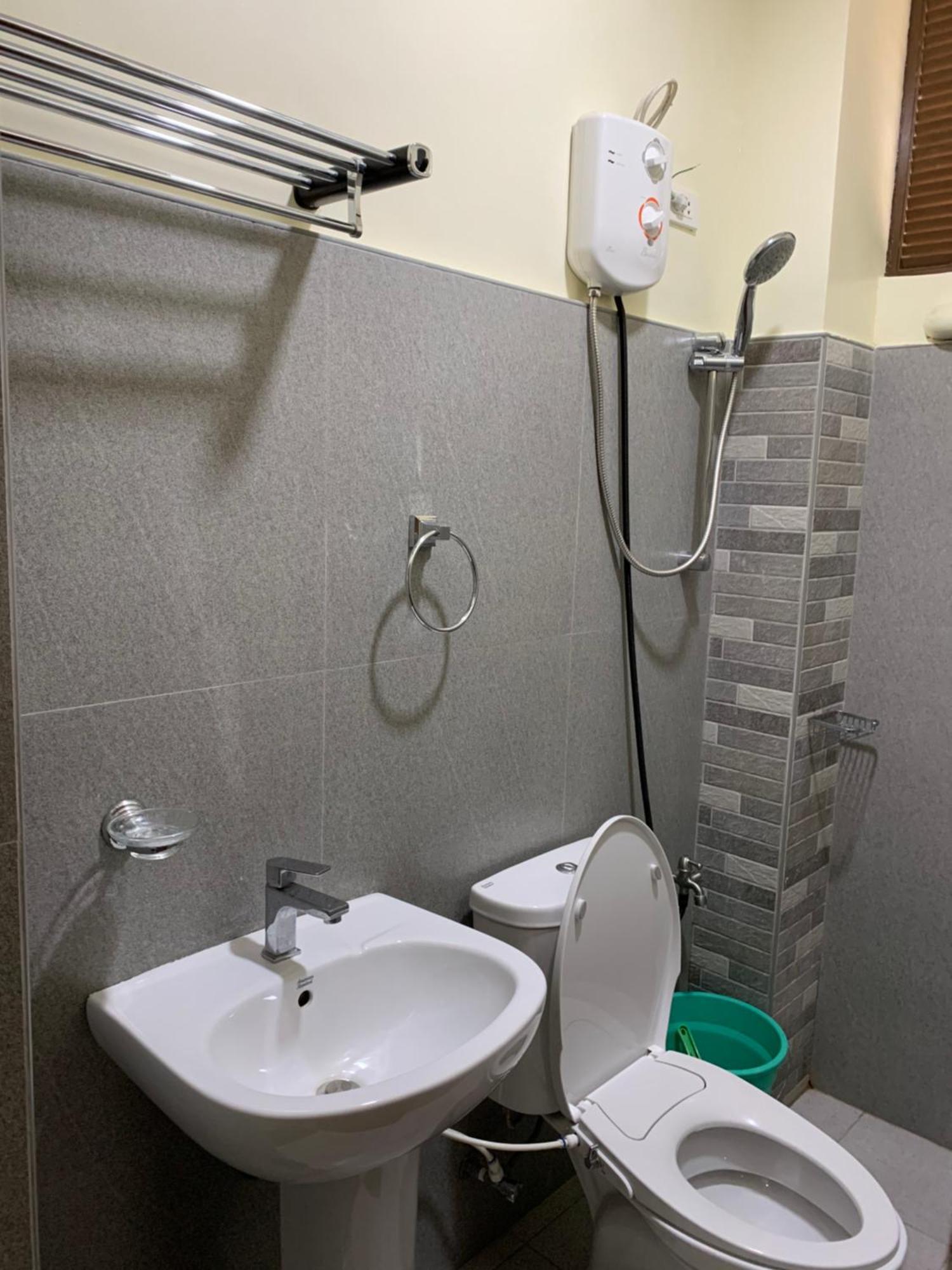 Zl Travelers Inn Batuan Dış mekan fotoğraf