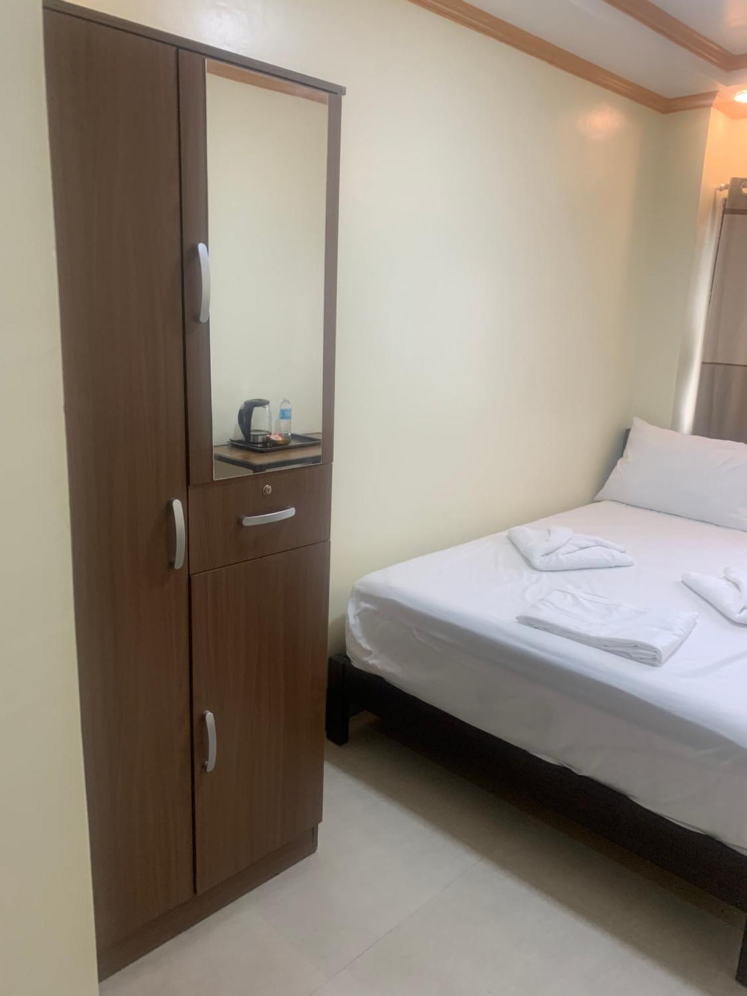 Zl Travelers Inn Batuan Dış mekan fotoğraf